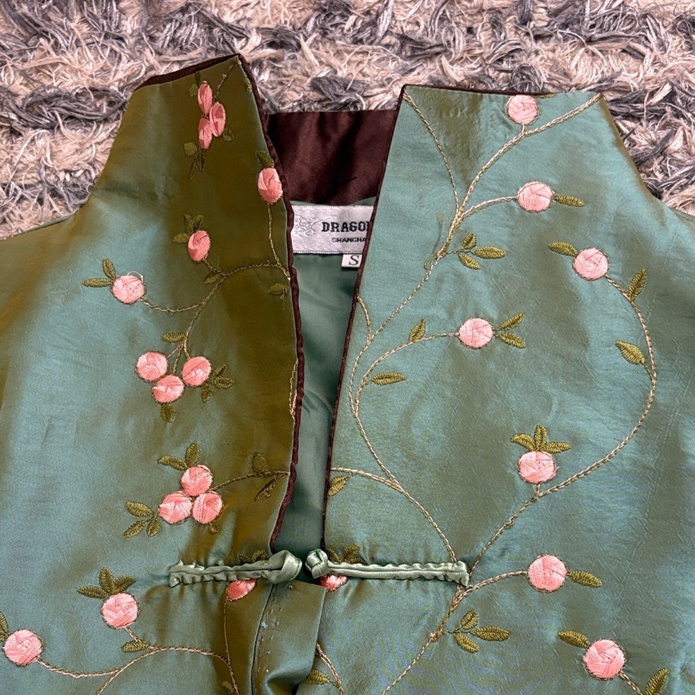 New ! Silk Elegant Green Embroidered Floral Women's Coat, Size S - Picture 6 of 10